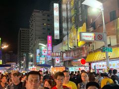 -六合夜市