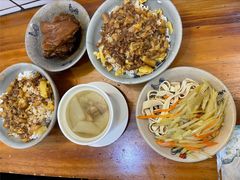 -红猪卤肉饭(大西洋美食城店)