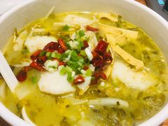 -渝是乎酸菜鱼(龙旗购物中心店)