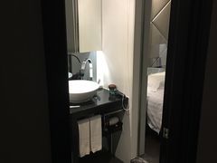 -桔子酒店(深圳东门湖贝地铁站店)