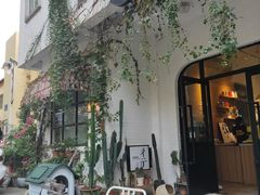 门面-彳亍咖啡·这里(水湾路店)