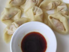 银鱼馄饨-湖边饭店