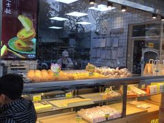 面包甜点陈列柜-鲍师傅糕点(江苏路店)