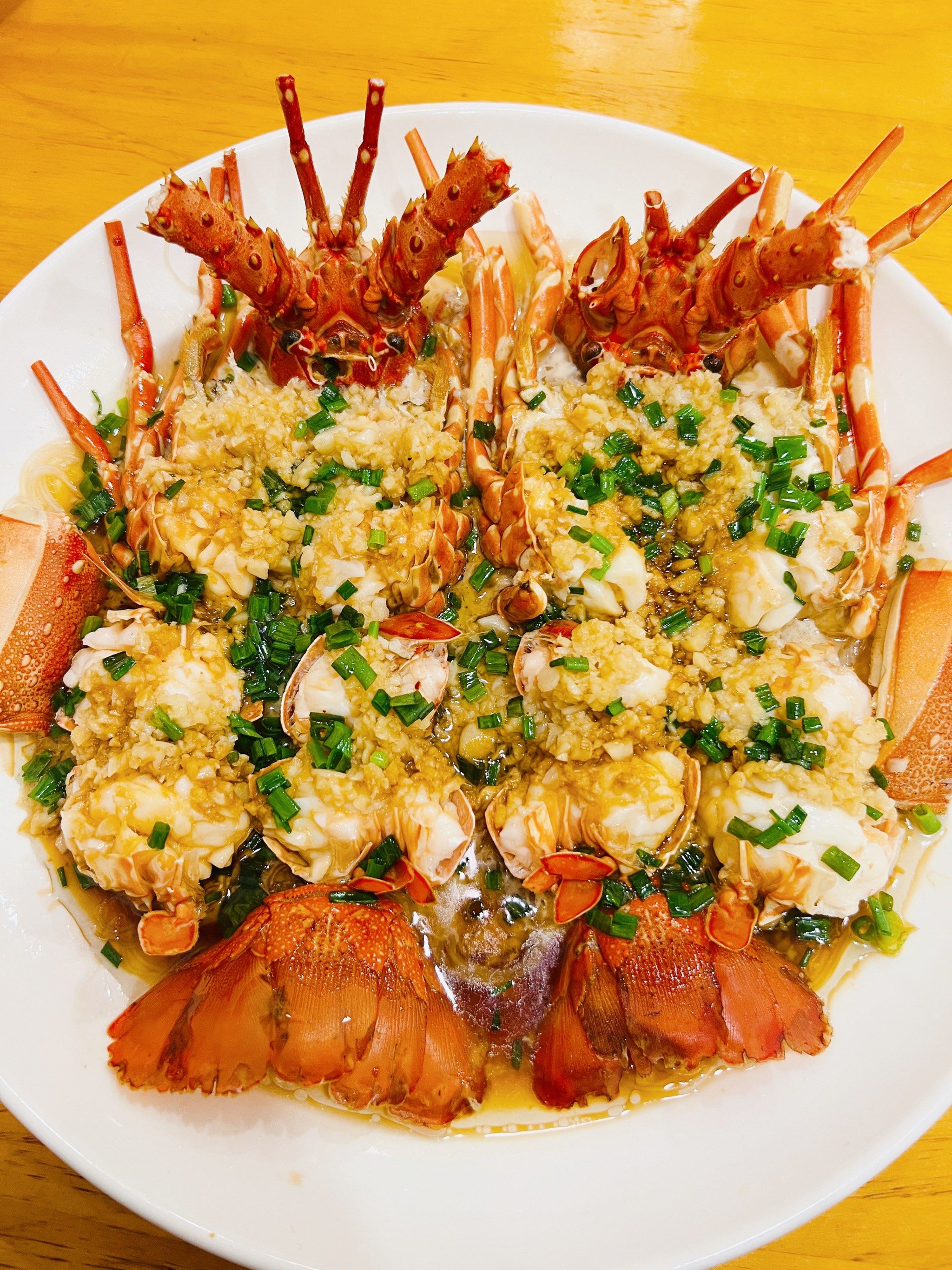 」
「小青龙蒜蓉粉丝」鲜活小青龙蒜蓉粉丝蒸