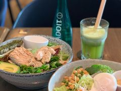 凯撒色拉配牛油果-Wagas(凤凰汇店)