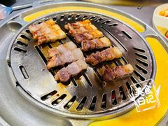 剪好的五花肉-喜来稀肉(虹泉路店)