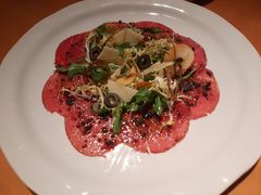 腌制生牛肉片配帕尔马芝士-牛排家(北京王府井澳门中心店)