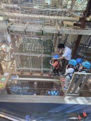 -PIPIKINGDOM皮皮王国欢乐号(欢乐海岸购物中心店)