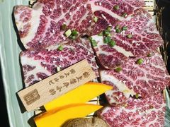 -山川小町·极番烧肉(新地假日广场店)