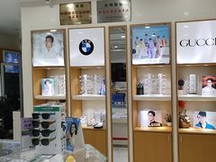 -光明眼镜·蔡司授权(九亭U天地店)