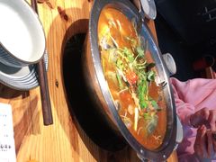 -野山舂·贵州现舂酸汤火锅(鸿通城店)