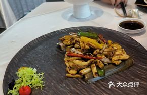 Steamed Bamboo Clam with Garlic Sauce