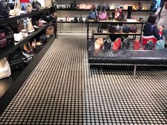 -东荟城名店仓