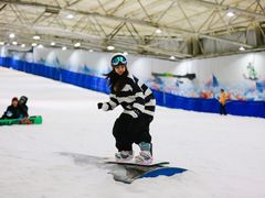 -乔波室内滑雪场