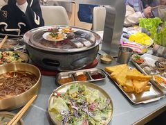 -围炉肉舍•炭烤活鳗•丹东海鲜烤肉(步行街店)