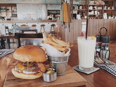 -ROAST coffee & eatery