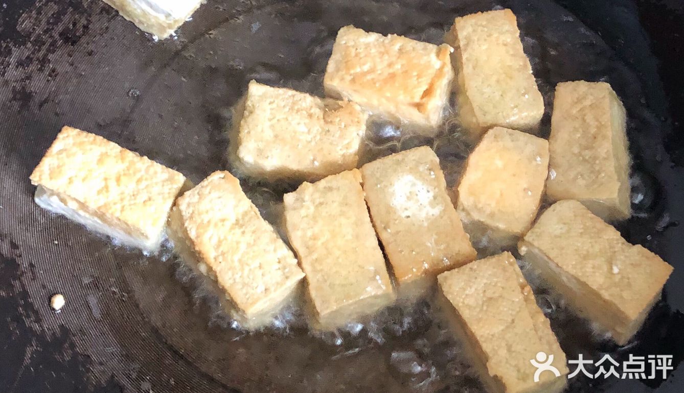 夏日里的美味之炸臭豆腐炒毛豆来啦