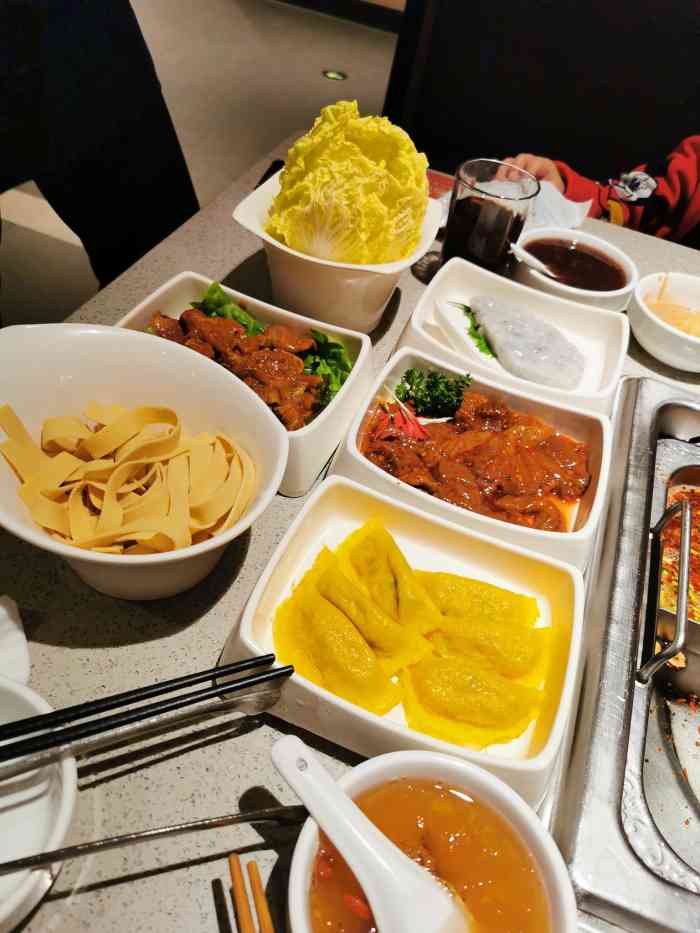 海底捞火锅(悦荟广场店)-"大概是全青岛服务最好的海底捞?可能是店.