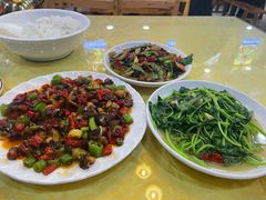 -乡土特色.冷锅鱼.牦牛肉汤锅