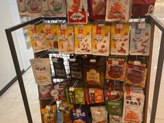 零售区-全家便利店(杭州龙翔桥地铁站店)