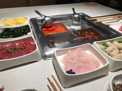 -海底捞火锅鲜切牛肉主题店(长寿路店)