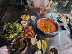 -黄利砖万峰林布依特色酸笋牛肉馆