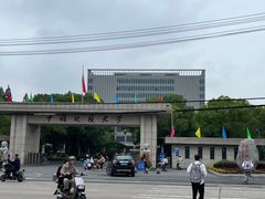 -冷记卤品(鲁磨路店)