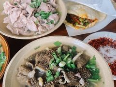 -大众跷脚牛肉馆·非遗传承单位(峨眉山店)