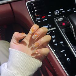 -济南花里美甲美睫