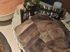 -茅草房·河畔园林火锅