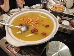 -帅巴人舅母子腊蹄民俗村