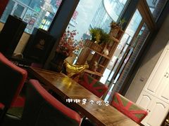 靠窗位-花食间餐吧(远大购物中心群力店)