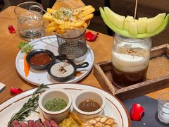 -Mark&Mars Restaurant