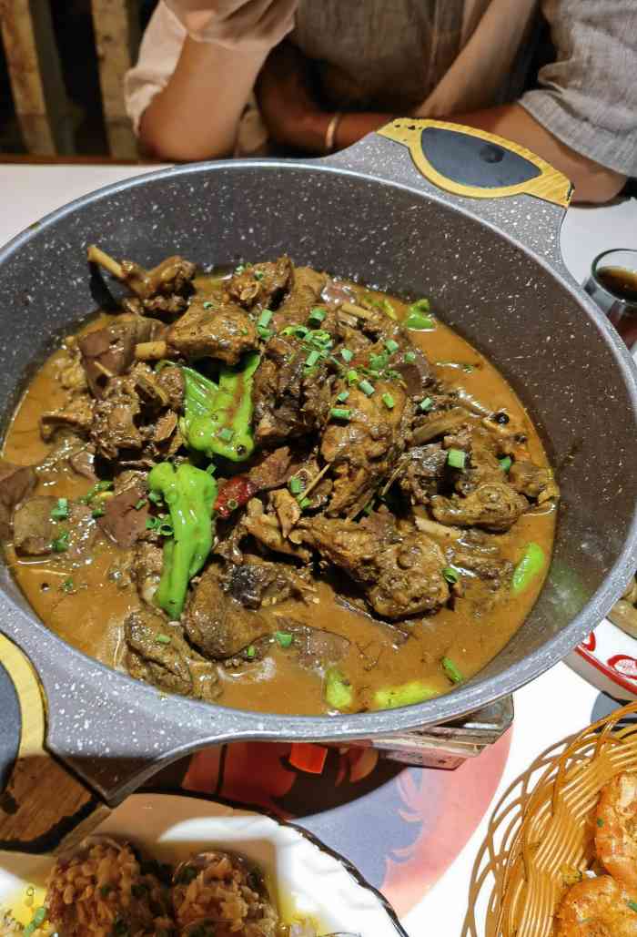 李大嘴平价海鲜烧烤-"小区附近的一家,开了一年多,味道不错,烧.