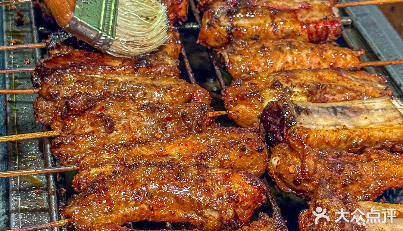 不愧是成都top1的乐山烧烤！烤排骨好好吃啊