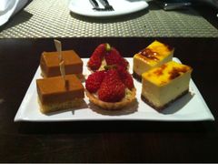 生日时送我的小蛋糕，开心-食肆&Fourteen(武林夜市店)