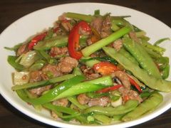 猪颈肉炒荷兰豆-南门园饭馆(鹏城店)