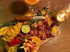 德式猪手烤菠萝-鹿萤季·营地小馆(皇后公园店)