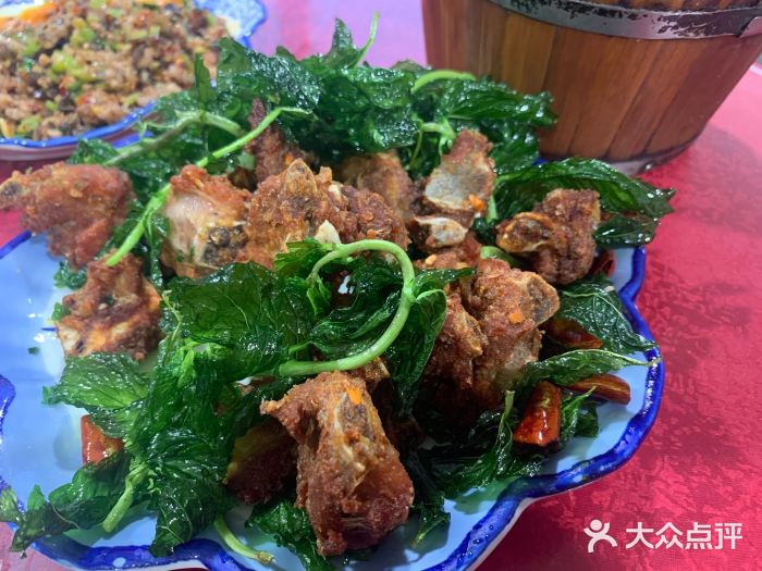 老丽江餐馆(丽江华都商贸城店)薄荷炸排骨图片