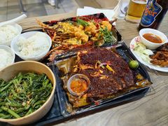 -东海岸人工湖美食村