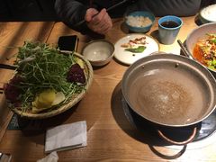 黑猪灼泉水时蔬-吃饭皇帝大(解放西路店)