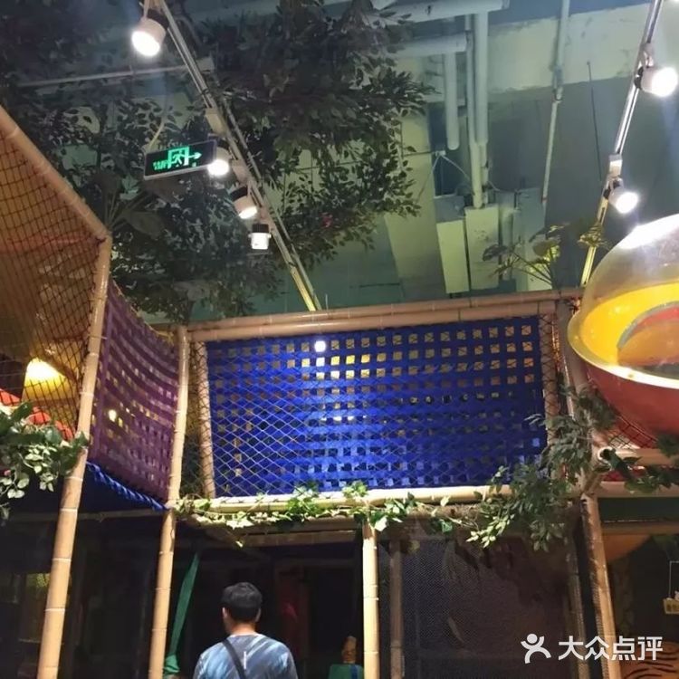 遛娃推荐[糖果]迷宫式游乐园