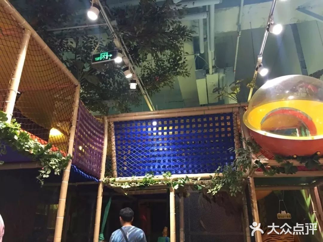 遛娃推荐[糖果]迷宫式游乐园