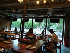 靠窗位-半天妖烤鱼(方庄店)