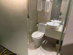 -卡罗酒店(东门晒布地铁站店)