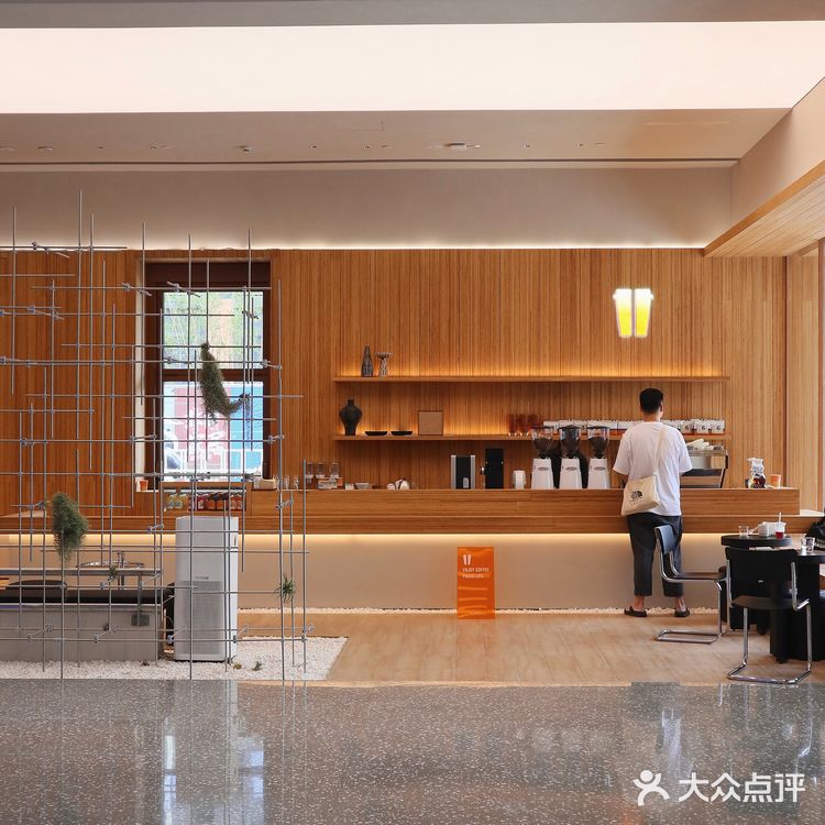 Pause新店｜木系文青咖啡店🚪开业自带杯免费