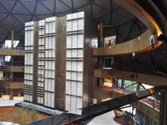 -上海滴水湖皇冠假日酒店