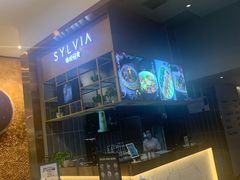 -POKEE VIA&Brunch·维娅(重庆来福士店)