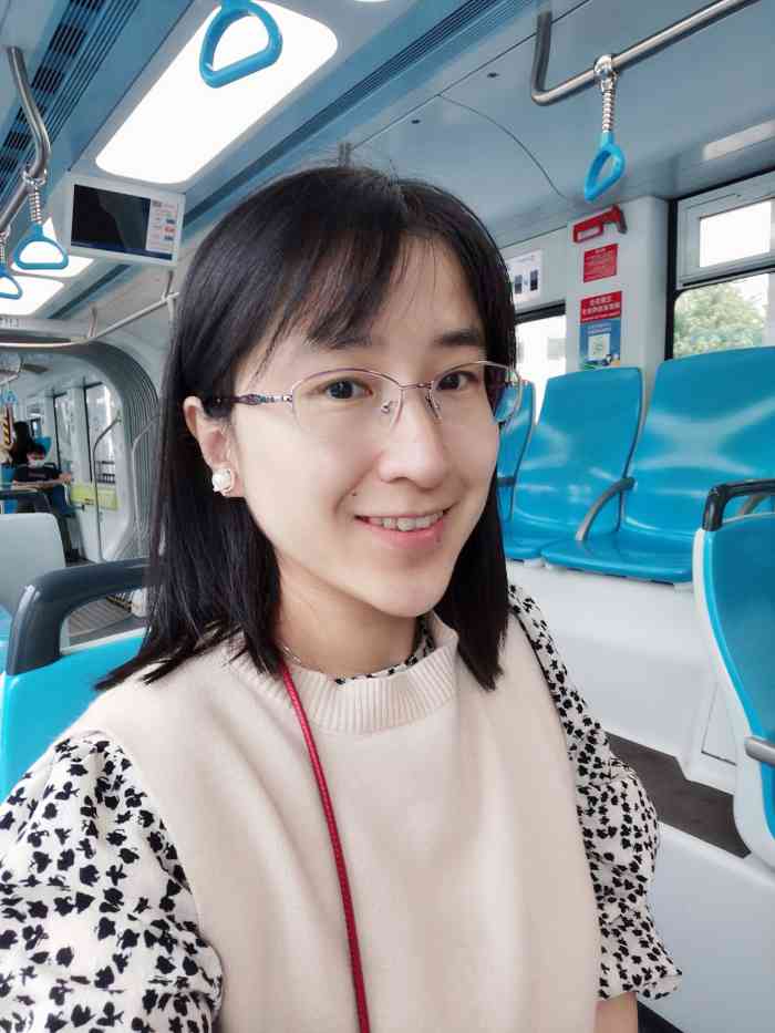 尚艺小雅专业美容美发spa会所(龙华店)-"【项目】剪发态度非常差,来的