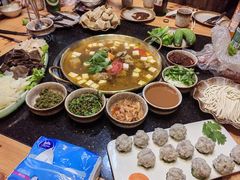 -顶顶汤火牛排火锅·经典铜锅涮肉